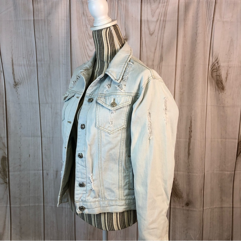 Forever 21 Denim Jacket Distressed Lightweight Trucker Jacket Blue Size Small - Picture 2 of 16